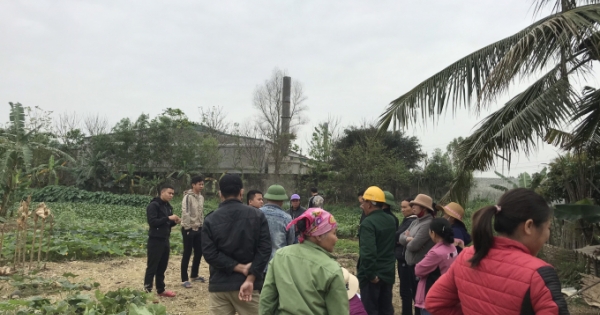 Người dân tập trung yêu cầu Công ty Phú Sinh trả lại môi trường sống vì lo ngại ô nhiễm