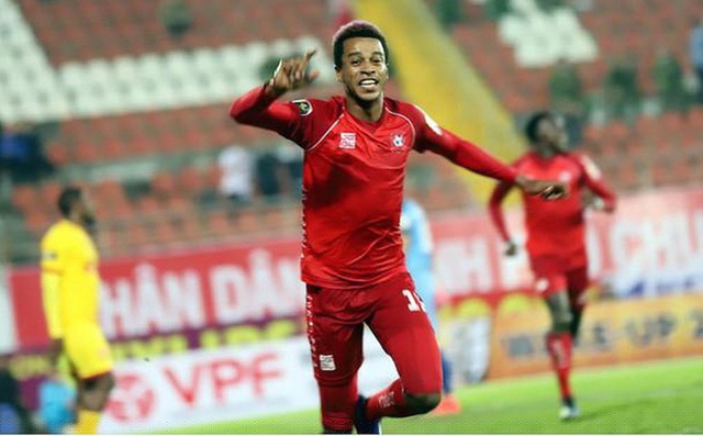 Trước đó, Jermie Lynch được cho là từ chối ra sân cho CLB Hải Phòng vì bị nợ lương.