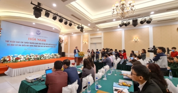 Gần 200 phóng viên tập huấn tuyên truyền về bầu cử đại biểu Quốc hội và HĐND