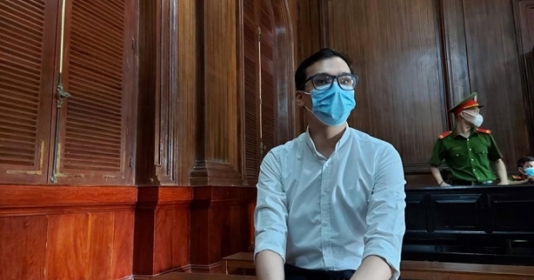 Đang xét xử vụ nam tiếp viên hàng không lây dịch Covid-19