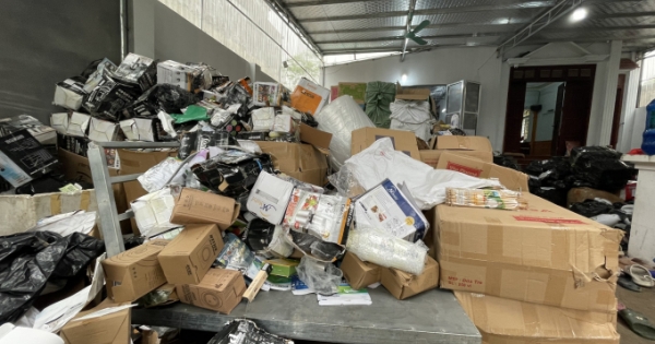 Hà Nội triệt phá kho hàng tiêu dùng “ khủng” nhập lậu và giả mạo nhãn hiệu lớn