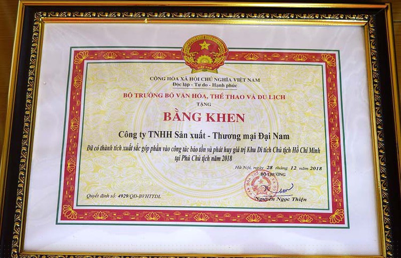  Bằng khen của Bộ Văn hóa - Thể thao - Du lịch tặng cho Công ty TNHH - SX - TM Đại Nam.