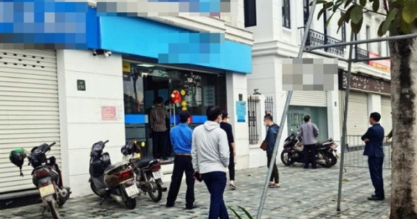 Truy bắt nghi phạm dùng súng giả cướp hơn 500 triệu đồng của một ngân hàng ở quận Bắc Từ Liêm