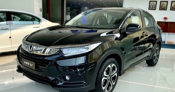 Loạt ô tô được giảm giá cả trăm triệu đồng, hớt khách của xe "bia kèm lạc"