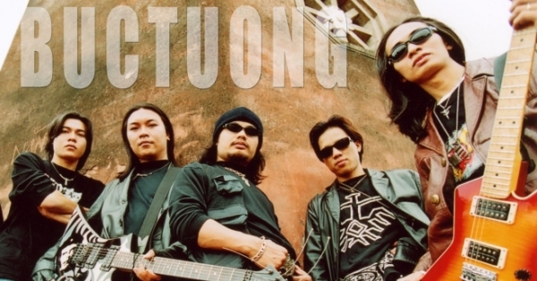 “Đường tới ngày vinh quang” giúp Bức Tường khỏi tan rã