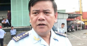 Chỉ huy trưởng cùng cán bộ chống buôn lậu 