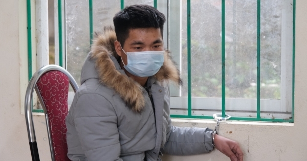 Lợi dụng đêm tối, nam thanh niên đột nhập, dùng dao uy hiếp chủ nhà để cướp tài sản