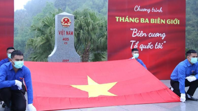 Lễ ch&agrave;o cờ đặc biệt &ldquo;T&ocirc;i y&ecirc;u Tổ quốc t&ocirc;i&rdquo; tại cột mốc bi&ecirc;n giới 405 bi&ecirc;n giới Việt - L&agrave;o.