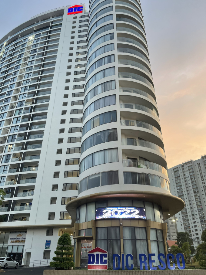 Tên dự án là Vũng Tàu Gateway, thế nhưng nhìn vào thì chỉ thấy bảng tên và biển quảng cáo mang tên DIC Group và DIC Resco.