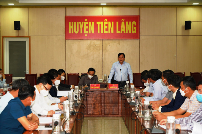 Ph&oacute; chủ tịch UBND TP Hải Ph&ograve;ng Nguyễn Đức Thọ ph&aacute;t biểu tại buổi thực địa.