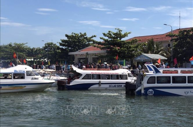 Cấp phép cho phương tiện vận tải hành khách tuyến Cửa Đại - Cù Lao Chàm tại đầu bến Cửa Đại