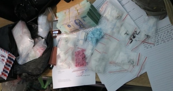 Thái Bình: Bắt giam bà lão U70 điều hành đường dây trẻ em bán lẻ ma túy dạo