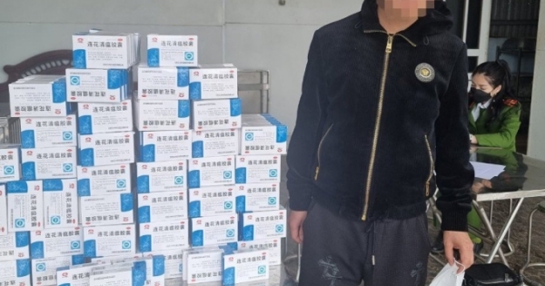 Tạm giữ đối tượng buôn bán 400 hộp thuốc điều trị Covid-19 không rõ nguồn gốc