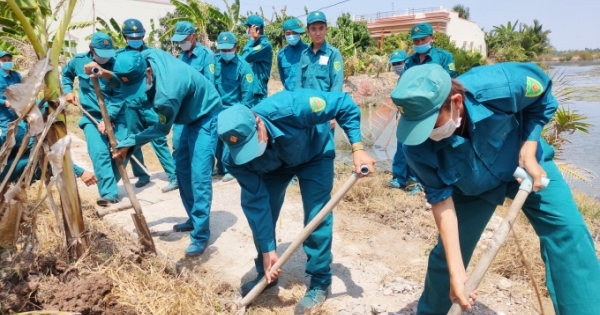 Bạc Liêu: Đoàn Thanh niên giúp dân sửa chữa các tuyến đường hư hỏng