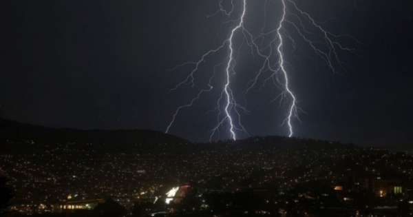 Kon Tum: Cặp vợ chồng bị sét đánh tử vong khi đi làm trong rẫy vắng