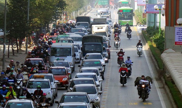 Xe bus chưa hoạt động, người dân có được đi vào làn đường BRT?