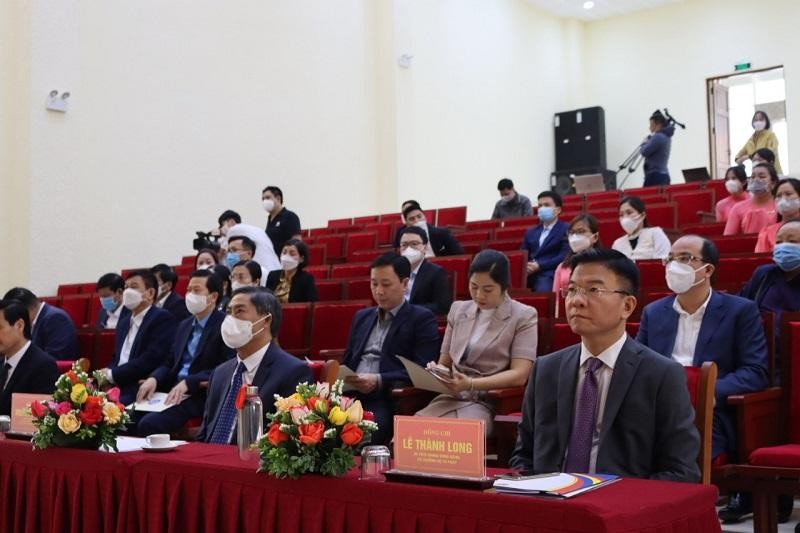 Bộ trưởng Bộ Tư pháp Lê Thành Long và các đại biểu tham dự buổi Lễ.