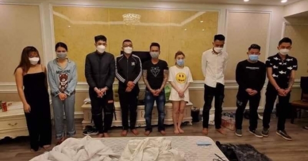 Phát hiện 9 nam thanh nữ tú tổ chức chơi nhạc sử dụng ma túy trong khách sạn