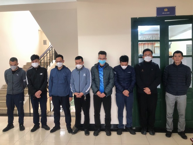 Các đối tượng bị tạm giữ.