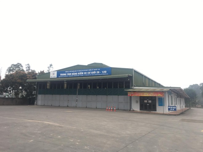 Giám đốc Trung tâm đăng kiểm 29-12D (địa chỉ tại Sóc Sơn, Hà Nội) và 8 cấp dưới vừa bị tạm giữ hình sự để điều tra về hành vi Nhận hối lộ.