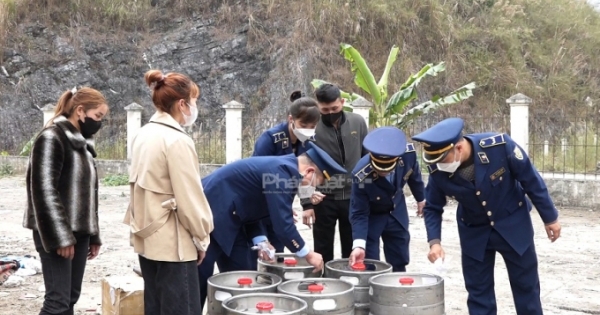 Hà Giang: Liên tiếp phát hiện nhiều cửa hàng bán giày dép giả và bia không rõ nguồn gốc