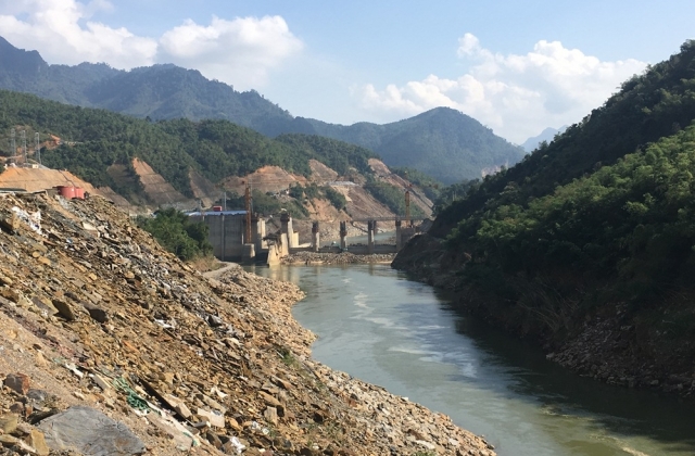 Kiểm tra th&ocirc;ng tin dự &aacute;n thủy điện Hồi Xu&acirc;n chậm tiến độ, ảnh hưởng tới người d&acirc;n