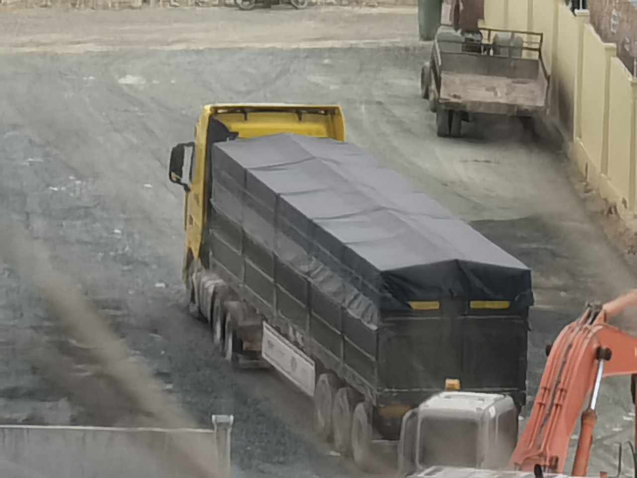 Chiếc xe chở hơn 60 tấn đất sét không hoá đơn, chứng từ