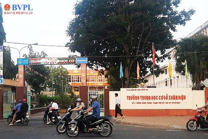 Trường THCS Xuân Diệu, nam giáo viên vụ nhắn tin