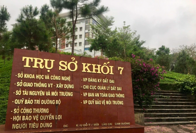 Yêu cầu làm rõ trách nhiệm trong việc xác nhận cho học viên không biết đọc, biết viết khi sát hạch lái xe ở Lào Cai