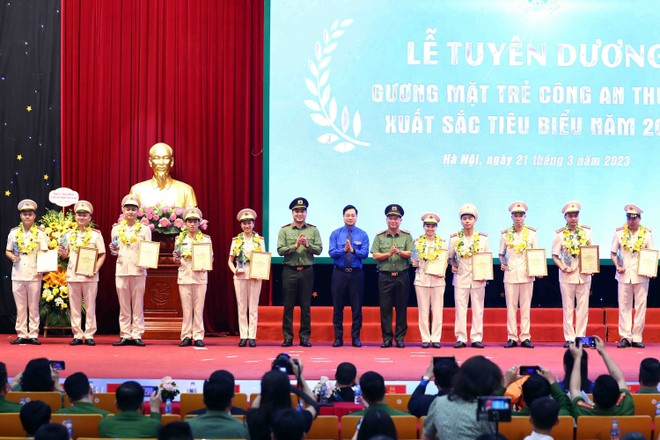 Các cá nhân tiêu biểu.