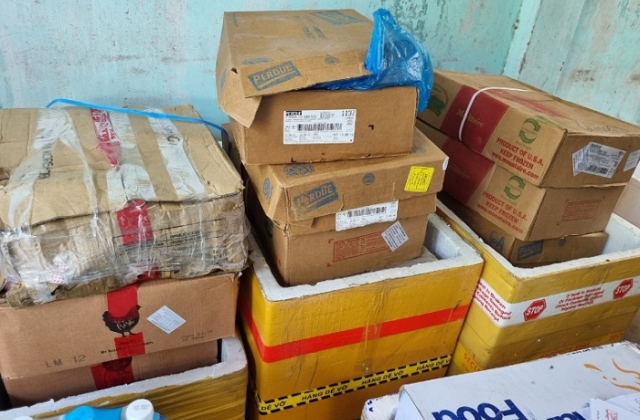 Bắt giữ gần 600 kg thực phẩm đông lạnh không rõ nguồn gốc