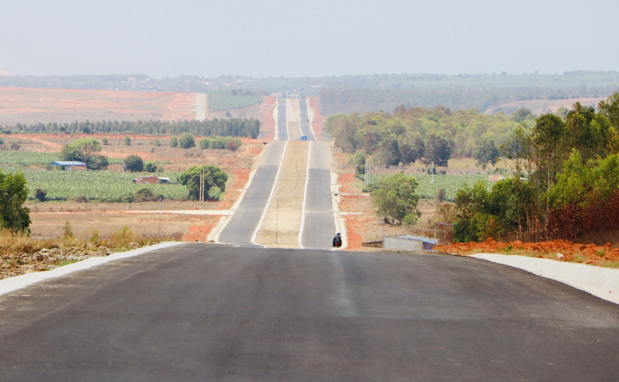 Dự án đã thông xe 8km đầu tiên, đoạn kết nối Quốc lộ 1 xuống đường biển xã Tiến Thành