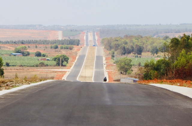 Bình Thuận: Thông xe 8km đầu tiên của dự án đường ven biển gần 1.000 tỷ đồng