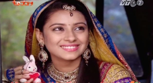 H&igrave;nh ảnh cuối c&ugrave;ng của Anandi 2 trong bộ phim C&ocirc; d&acirc;u 8 tuổi.