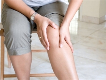 Giảm cơn phong tê thấp lúc chuyển mùa