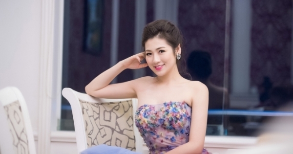 Á hậu Tú Anh tự tin và bản lĩnh xuất hiện sau scandal