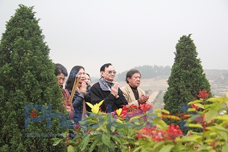 Chùm ảnh "mê hồn" tục tảo mộ ngày Tiết Thanh minh