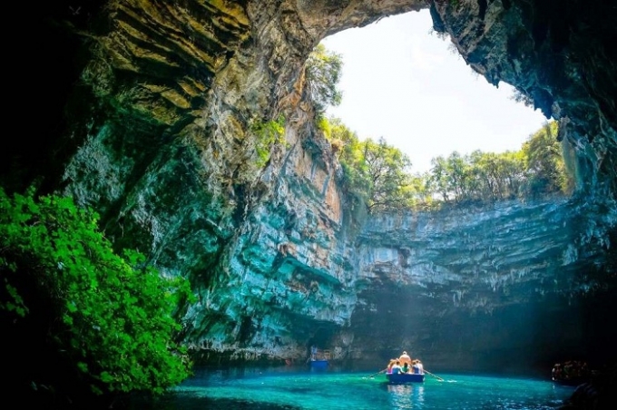 UNESCO đ&atilde; c&ocirc;ng nhận Phong Nha - Kẻ B&agrave;ng l&agrave; Di sản thi&ecirc;n nhi&ecirc;n thế giới theo ti&ecirc;u ch&iacute; địa chất, địa mạo năm 2003. Ảnh Internet