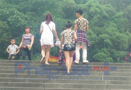 Độc giả bức xúc về văn hóa đi Lễ hội Đền Hùng của giới trẻ