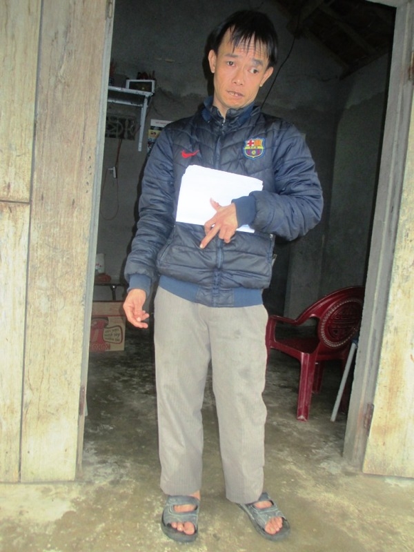 Anh Dương mang nỗi đau chất độc da cam rồi c&ograve;n phải nu&ocirc;i con m&aacute;u trắng.