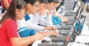 Khó xử phạt sinh viên dung tục trên facebook?