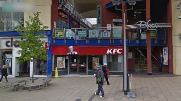 Nh&agrave; h&agrave;ng KFC nơi ph&aacute;t hiện sự cố b&ecirc; bối thực phẩm.