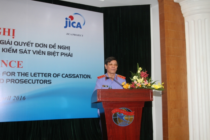 &Ocirc;ng L&ecirc; Hữu Thể, Ph&oacute; Viện trưởng VKSNDTC ph&aacute;t biểu tại Hội nghị.