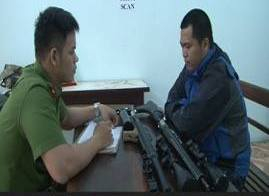 Đối tượng&nbsp;L&ecirc; Đức Quốc Bảo tại cơ quan C&ocirc;ng an