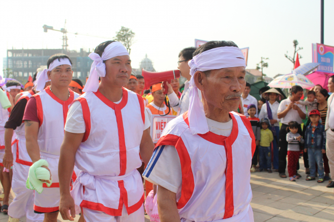 Lễ hội Đền H&ugrave;ng 2017: Từng bừng Hội thi bơi chải truyền thống