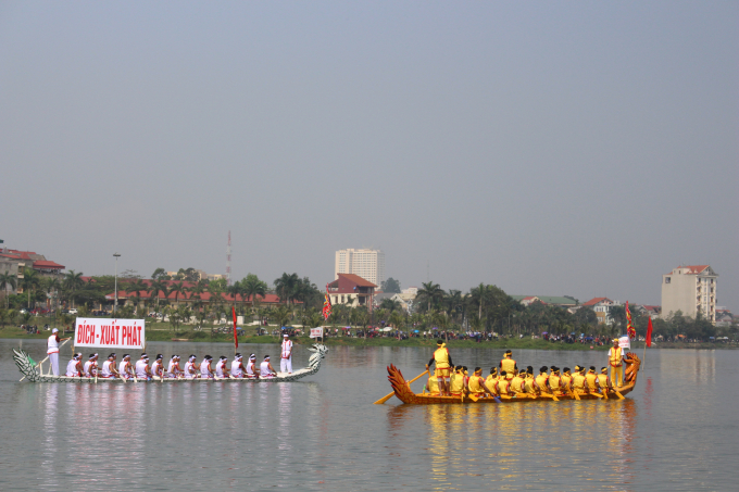 Lễ hội Đền H&ugrave;ng 2017: Từng bừng Hội thi bơi chải truyền thống