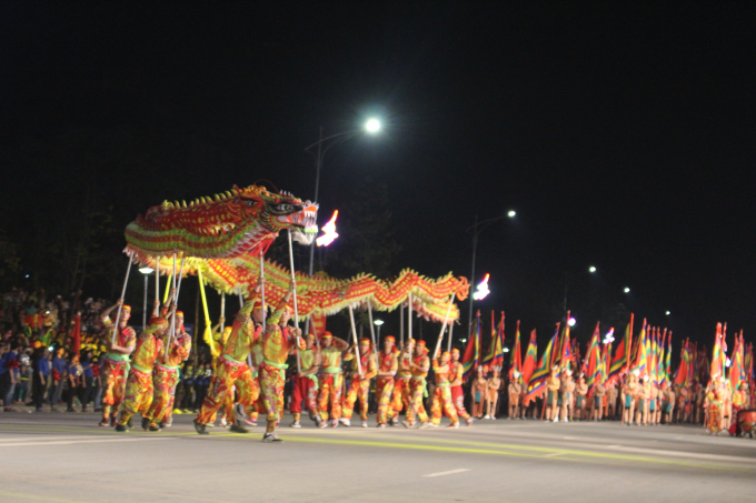 Lễ hội Đền H&ugrave;ng 2017: H&agrave;ng ngh&igrave;n người tham gia Lễ hội d&acirc;n gian đường phố