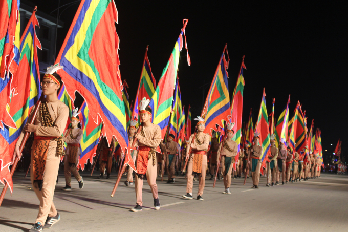 Lễ hội Đền H&ugrave;ng 2017: H&agrave;ng ngh&igrave;n người tham gia Lễ hội d&acirc;n gian đường phố