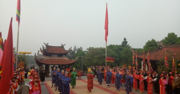 Lễ hội Đền Hùng 2017: Thành kính thực hiện Lễ giỗ Quốc tổ Lạc Long Quân và dâng hương Quốc Mẫu Âu Cơ