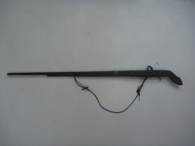 Đối tượng d&ugrave;ng s&uacute;ng kip bắn bị thương nạn nh&acirc;n rồi treo cổ tự tử. ( ảnh minh họa)